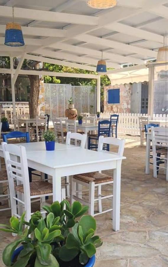 فيلا Eratous Seaside House Agii Dimitrios ke Panteleimon المظهر الخارجي الصورة