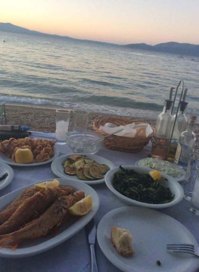 فيلا Eratous Seaside House Agii Dimitrios ke Panteleimon المظهر الخارجي الصورة
