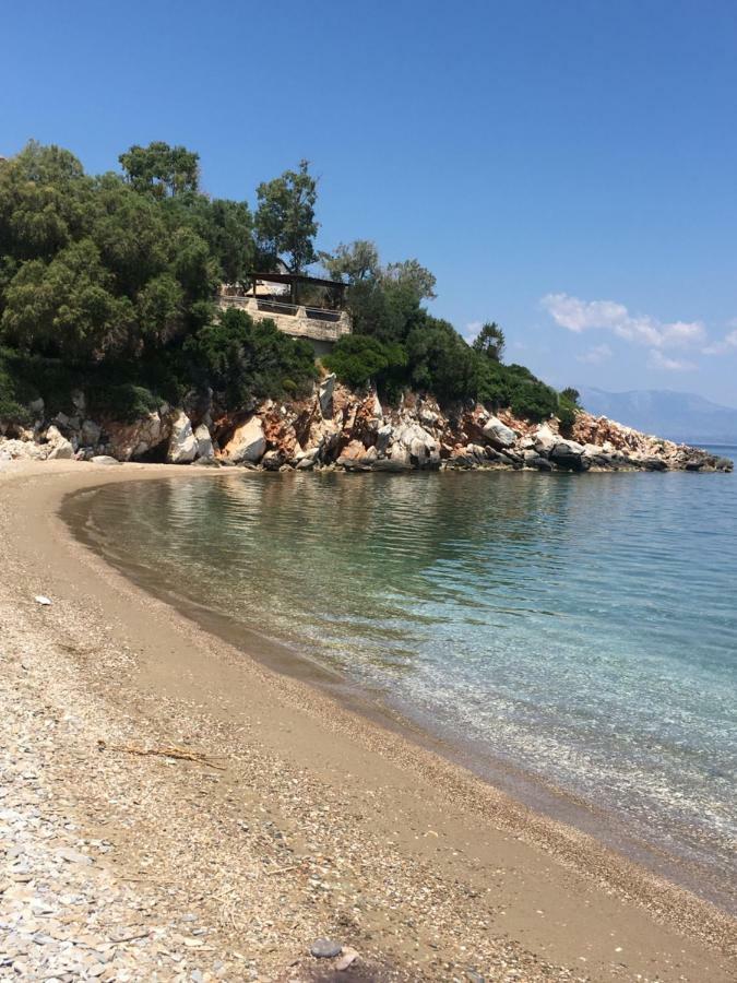 فيلا Eratous Seaside House Agii Dimitrios ke Panteleimon المظهر الخارجي الصورة